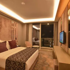 Western Premier Ottoperla فندق