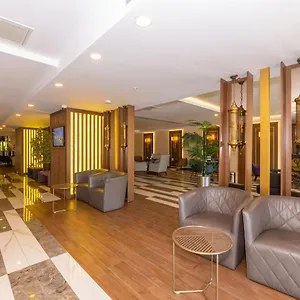 Land Park فندق